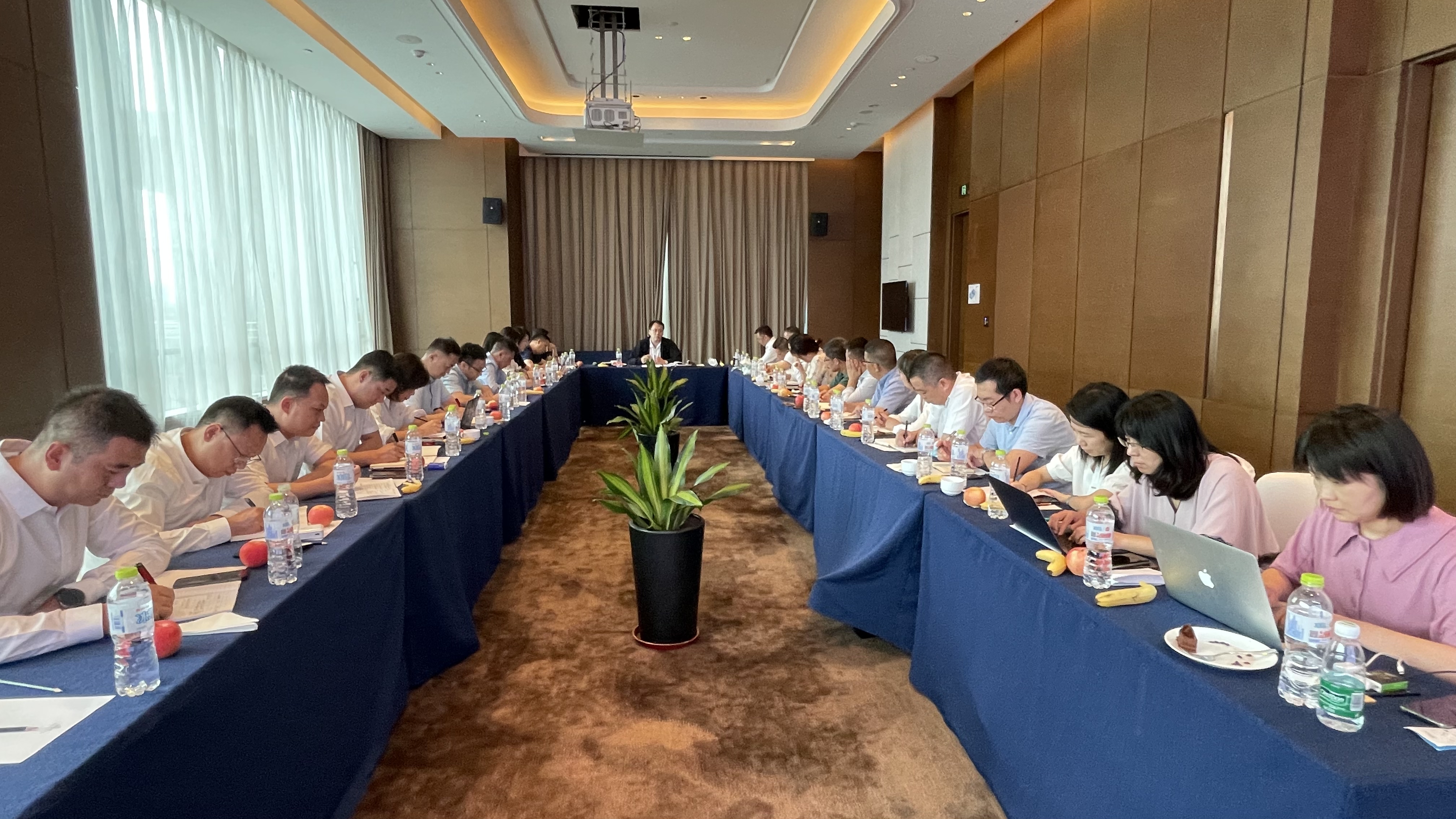 铁军聚力 勇毅冲锋|华致酒行召开营销工作会议