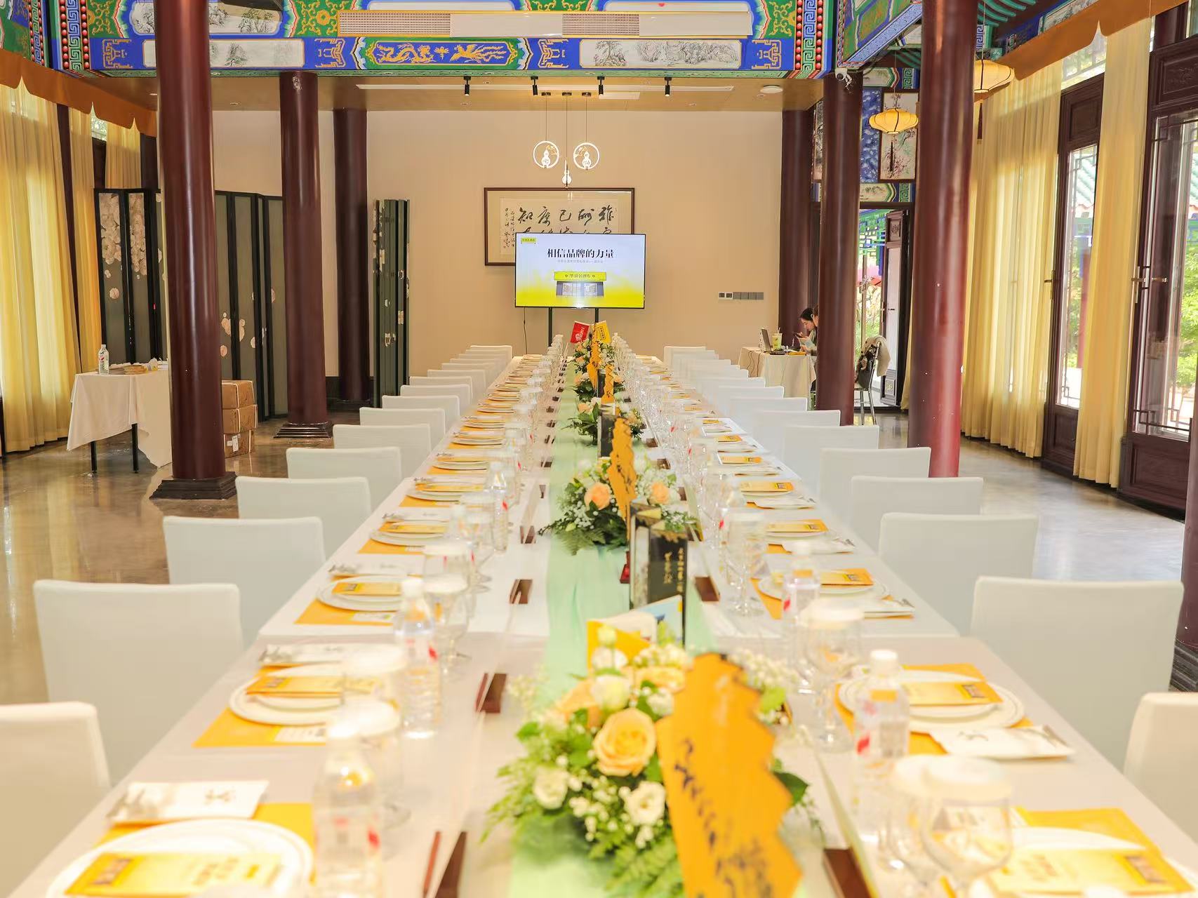 【名酒·名胜·名仕·名厨】不一样的华致名酒库财富私享会走进湖北