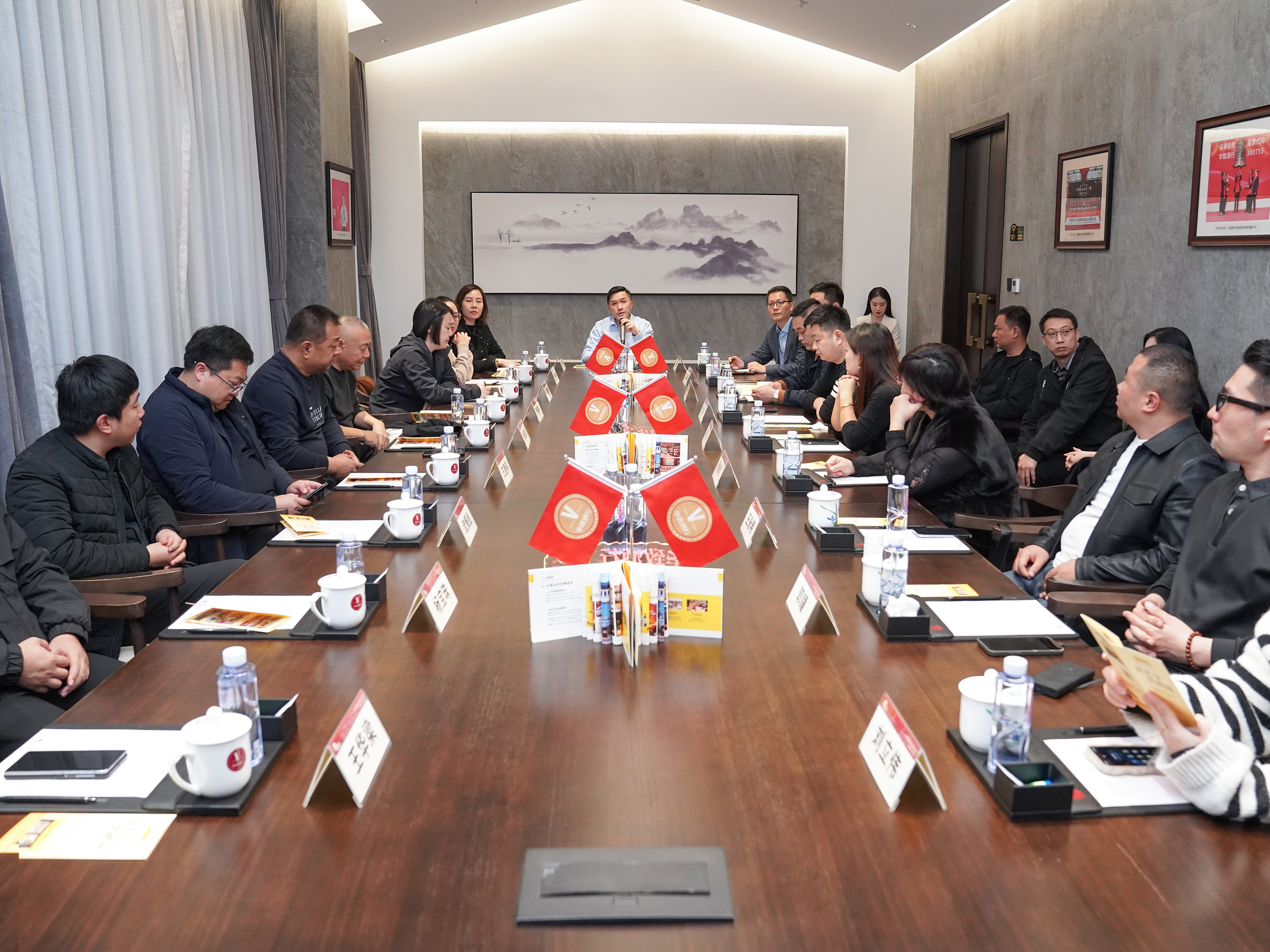 欢迎回家！华致名酒库项目签约热潮涌动，河北客户深度体验总部之旅